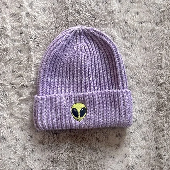 Urban Outfitters Embroidered Beanie Alien In Purple - Picture 2 of 3